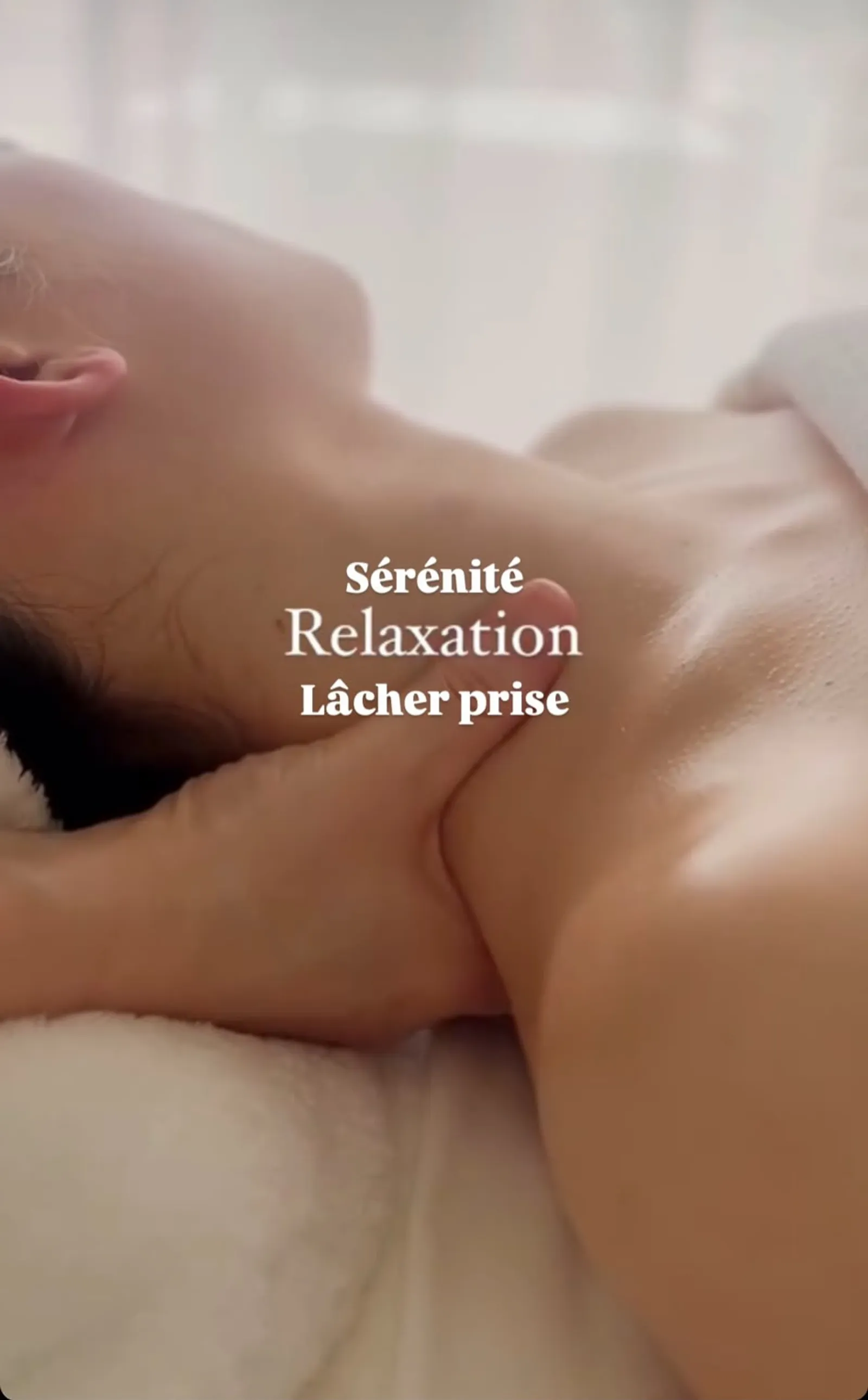 Massage de la nuque et des épaules pour un lâcher-prise profond